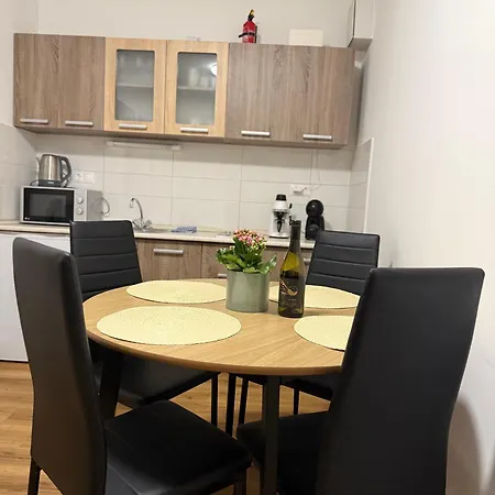 Ferzs Apartment *